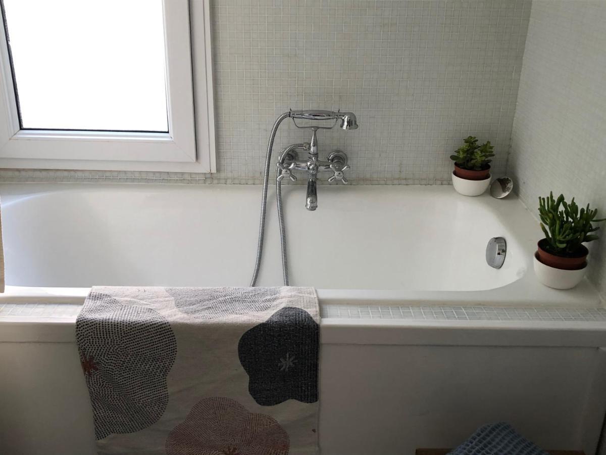 Paris Petit Appartement Lumineux Et Atypique Экстерьер фото